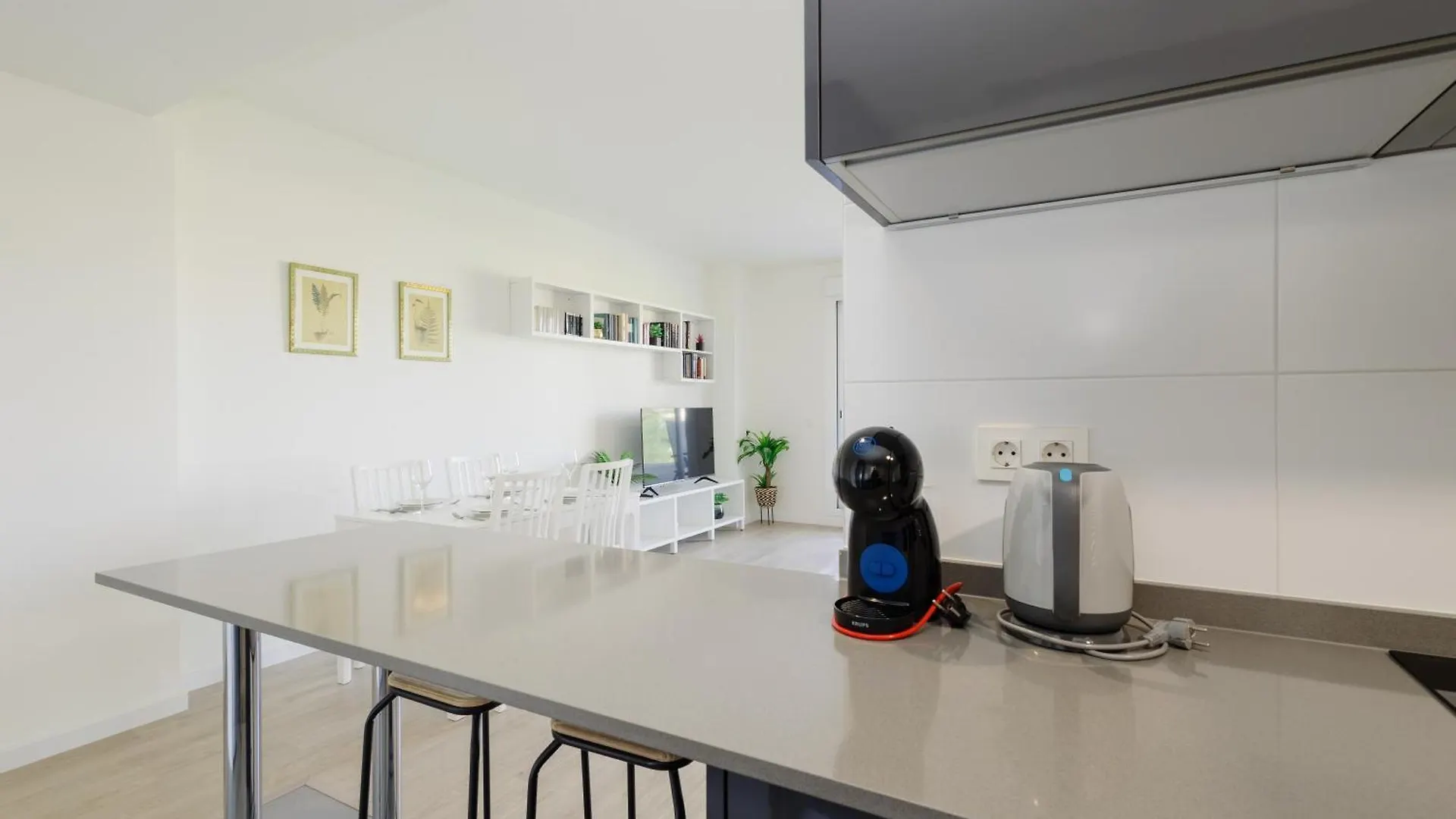 Contemporary 2 Bedroom Apartment In Nueva Andalucia 马尔韦利亚