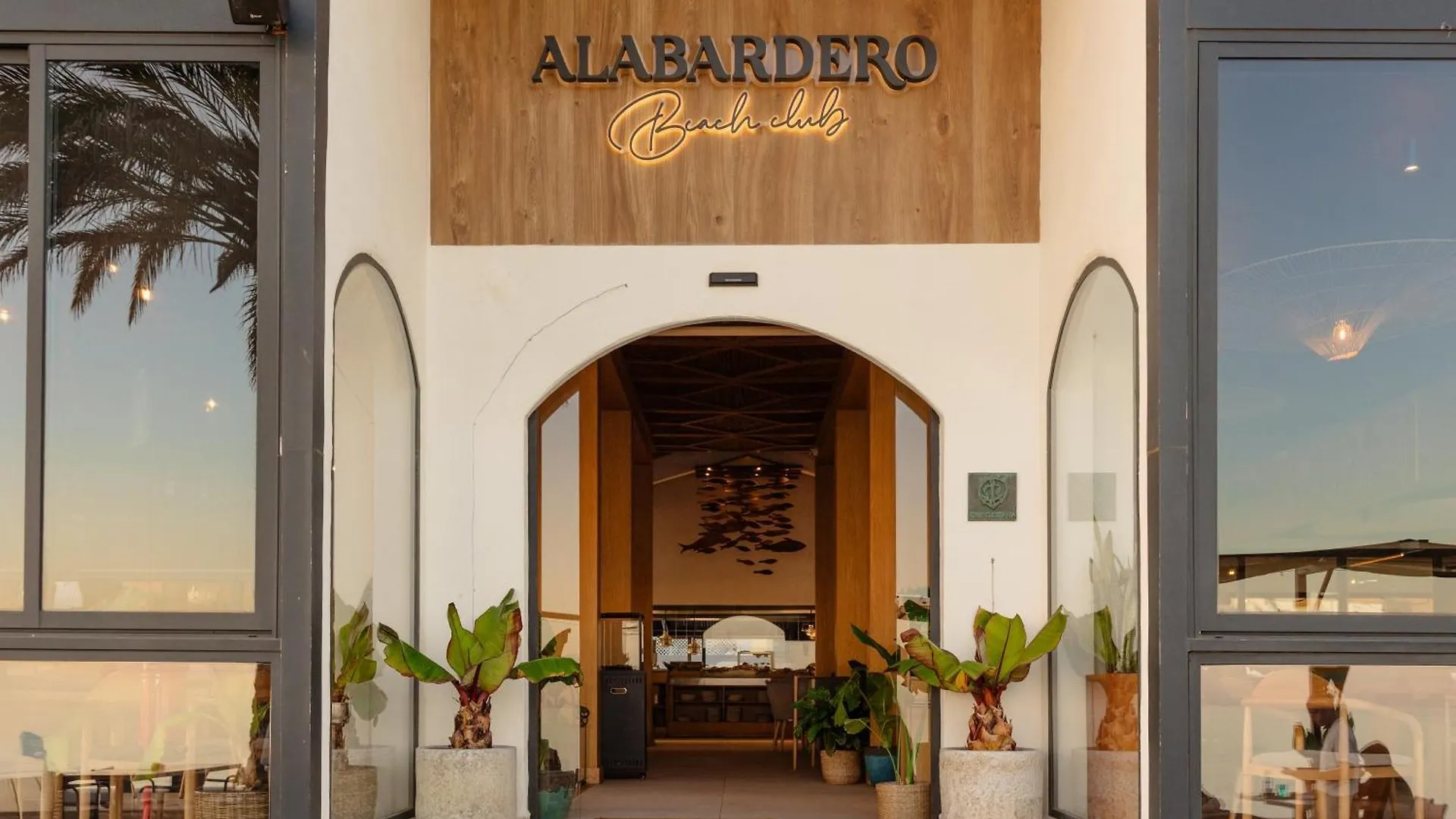 Contemporary 2 Bedroom Apartment In Nueva Andalucia 马尔韦利亚